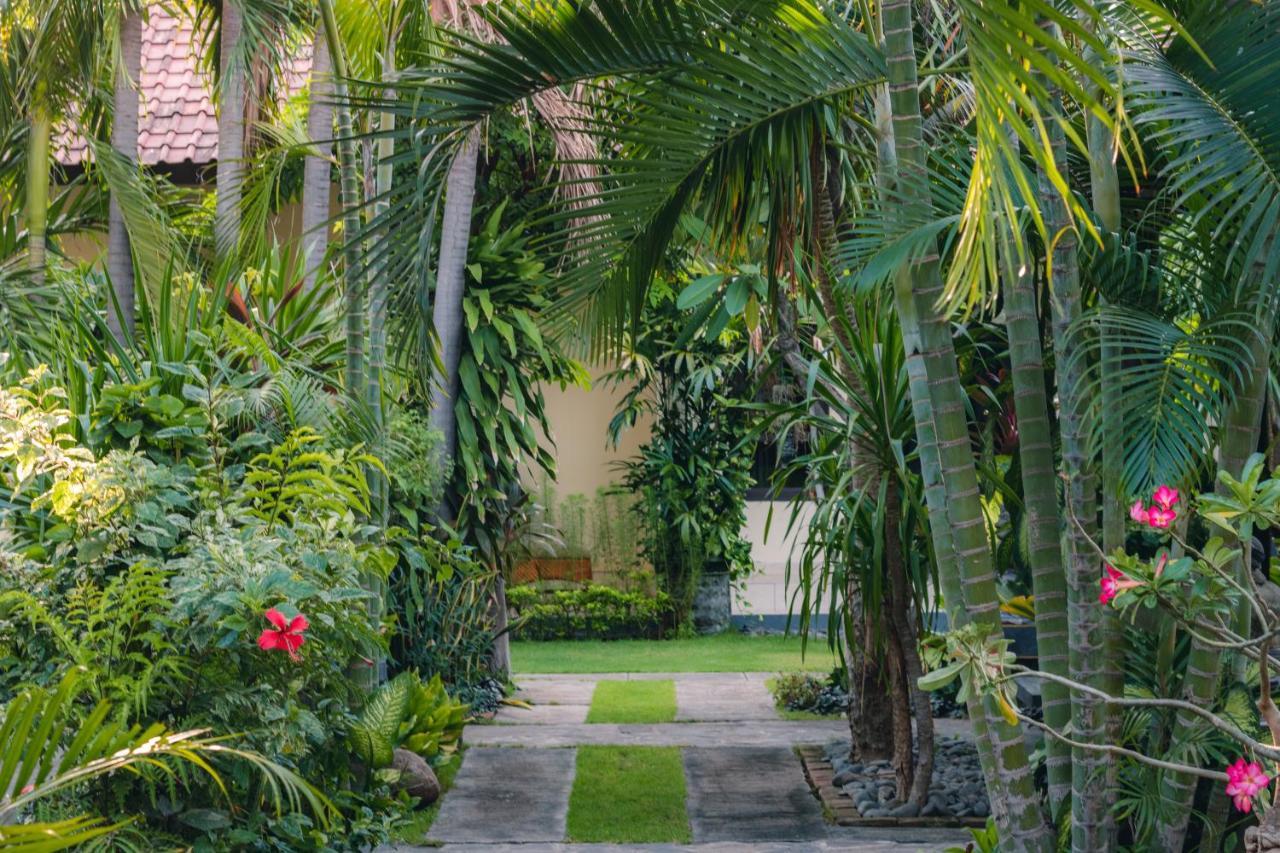 Giri Sari Guest House Pemuteran Bali Exterior foto