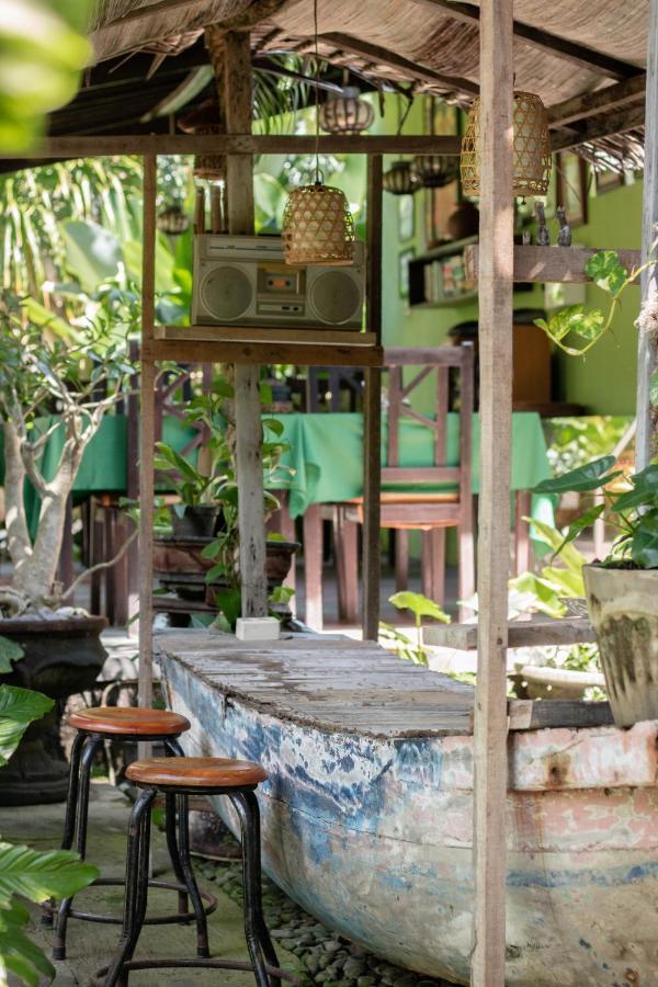Giri Sari Guest House Pemuteran Bali Exterior foto