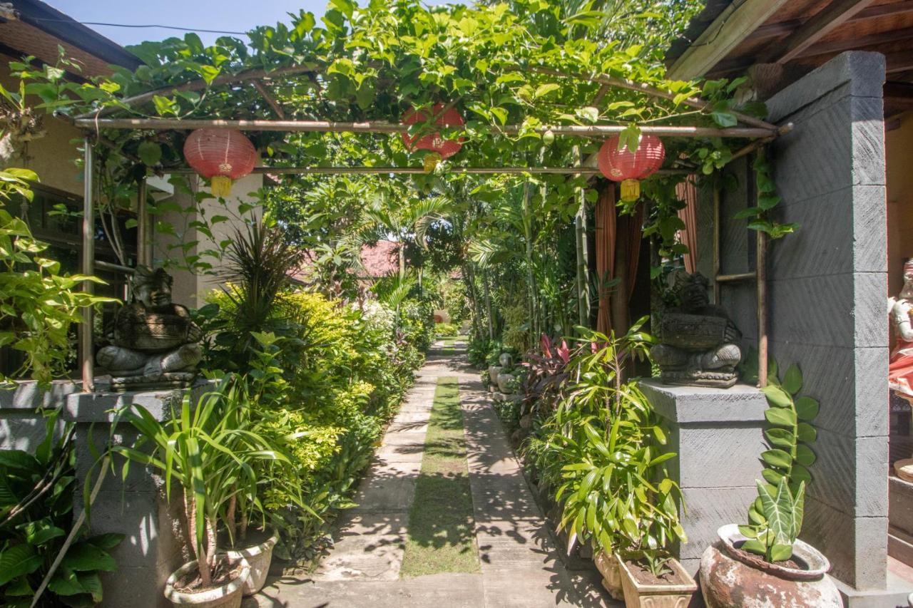 Giri Sari Guest House Pemuteran Bali Exterior foto