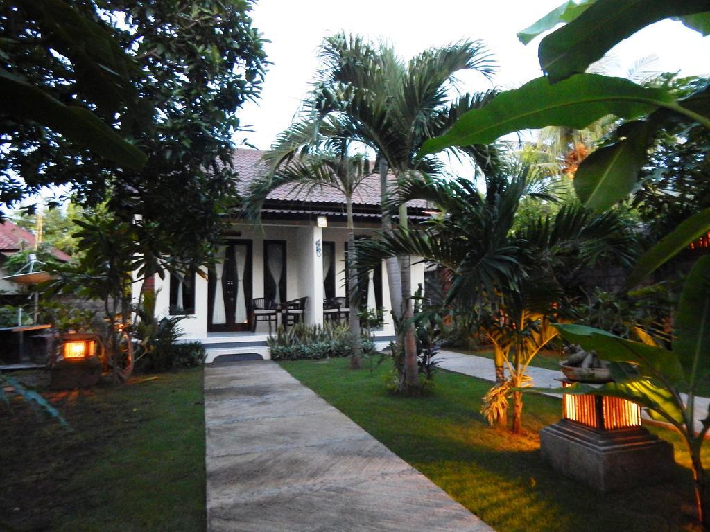 Giri Sari Guest House Pemuteran Bali Exterior foto