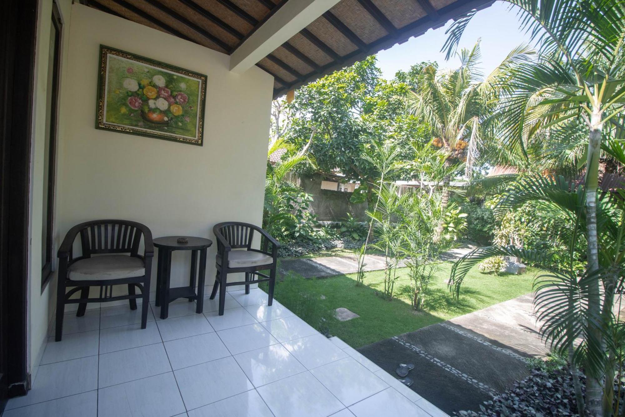 Giri Sari Guest House Pemuteran Bali Exterior foto