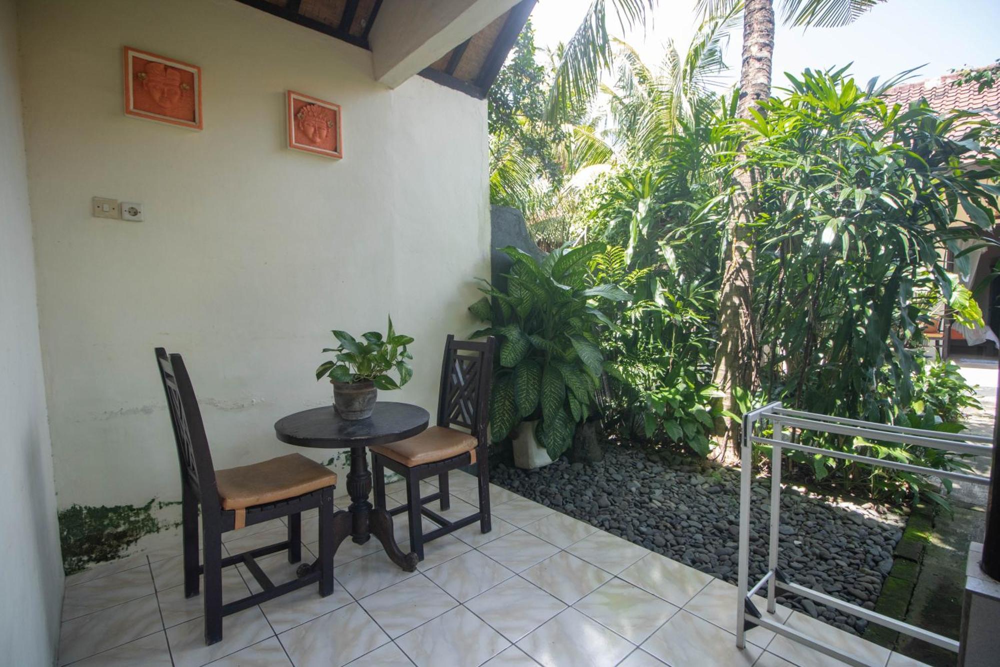 Giri Sari Guest House Pemuteran Bali Exterior foto