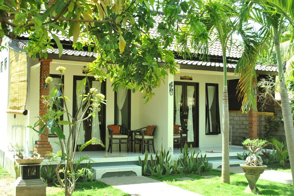 Giri Sari Guest House Pemuteran Bali Exterior foto